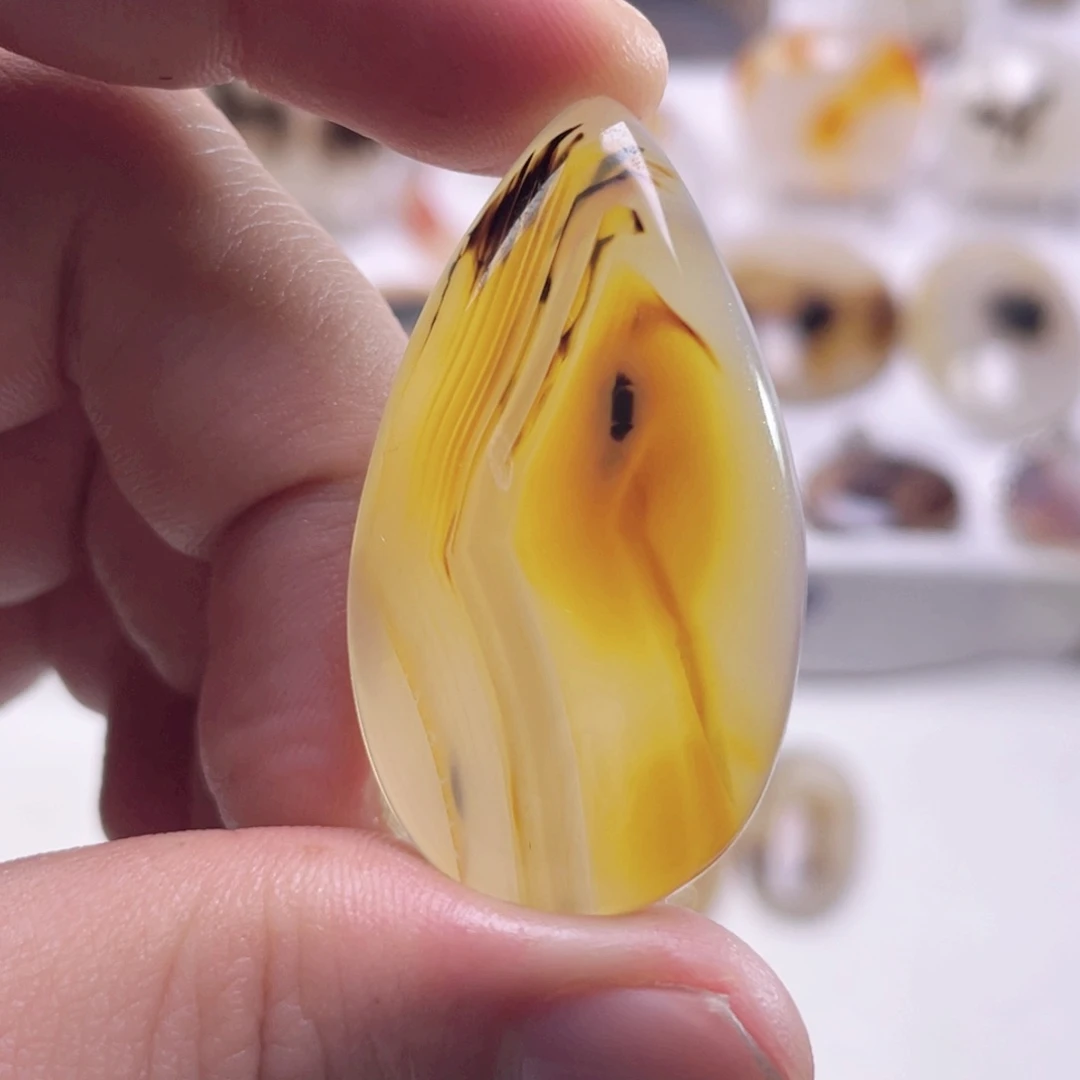 玛瑙/玉髓颈饰未镶嵌