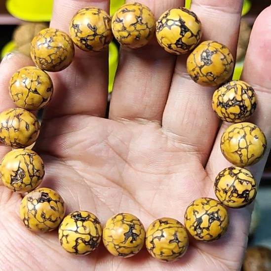 文玩核桃吊坠金刚铁子钢蛋，稀有品种密度超高手工打磨（010）