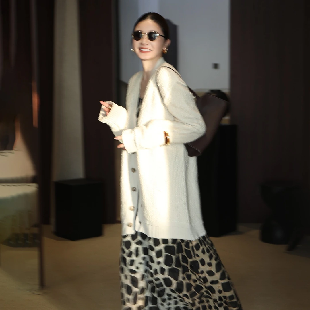 【CHU/2025SSNEW】《柔线》V领棉麻开衫NH25174