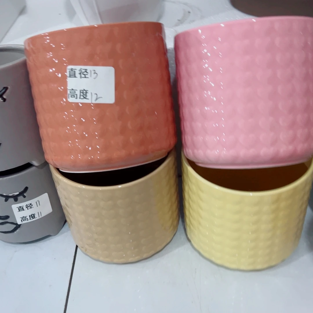 有孔，陶瓷花盆满10米包邮发货。