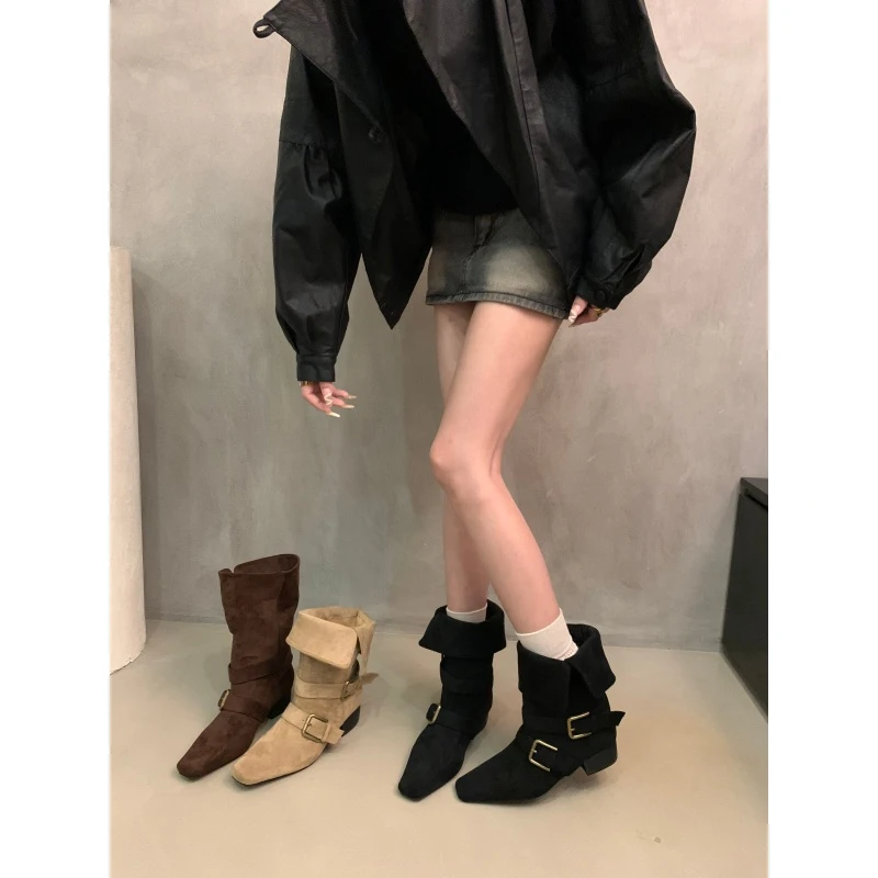 江心白设计感小众短靴堆堆靴早秋款复古绒面卡其色西部靴粗跟女靴