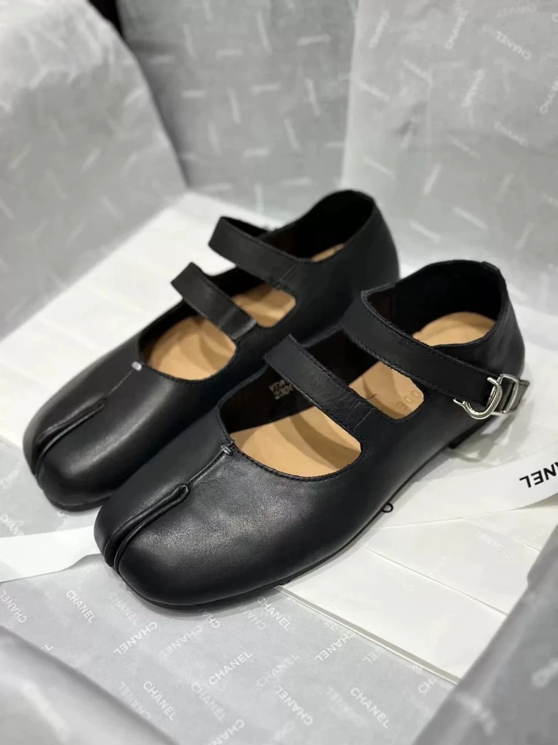 98-02时尚休闲百搭夏季黑色软底包头平底舒适复古真皮玛丽珍方头