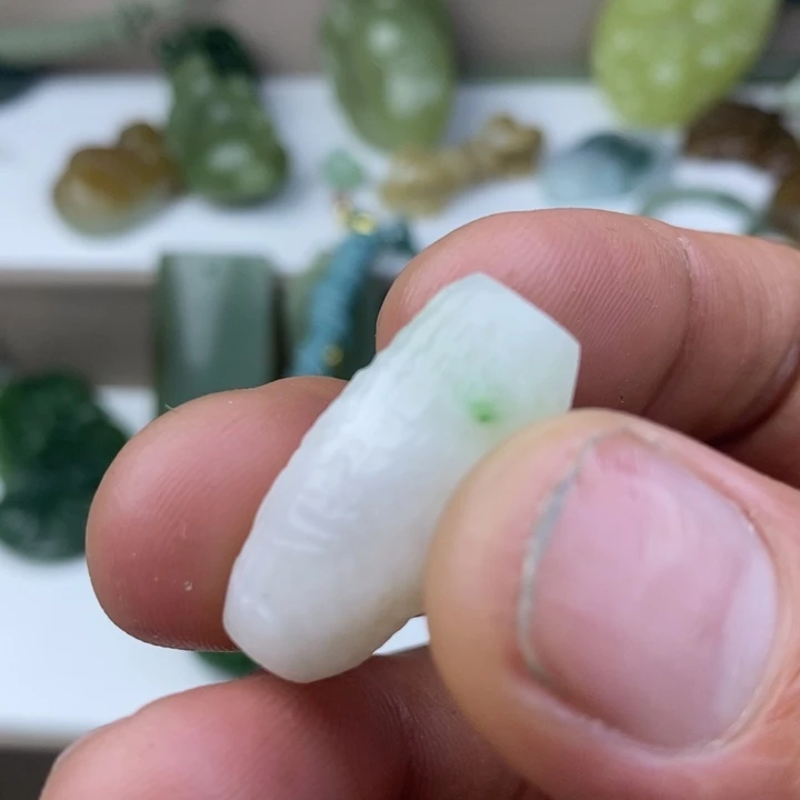 和田玉（糖玉）未镶嵌颈饰