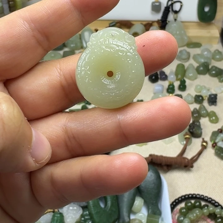 和田玉未镶嵌挂件