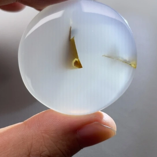 玛瑙/玉髓颈饰未镶嵌该****。