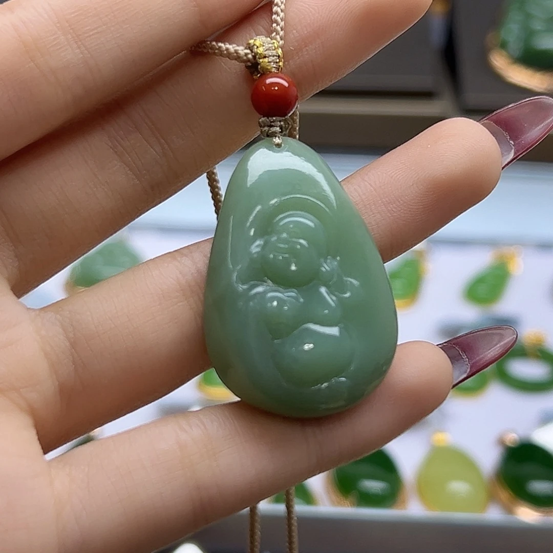 和田玉未镶嵌吊坠(赠链)