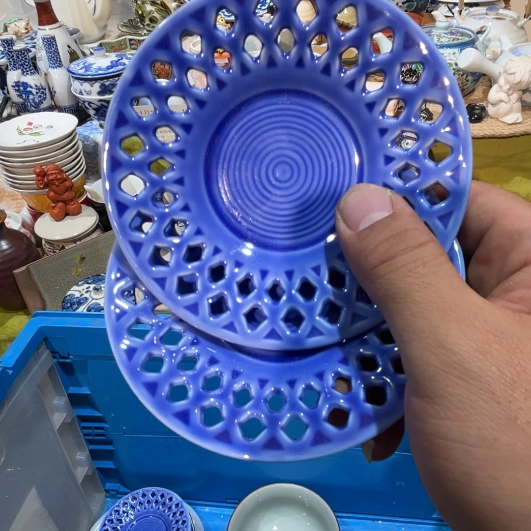 珍****其他散瓷，默认微瑕，完美者慎拍