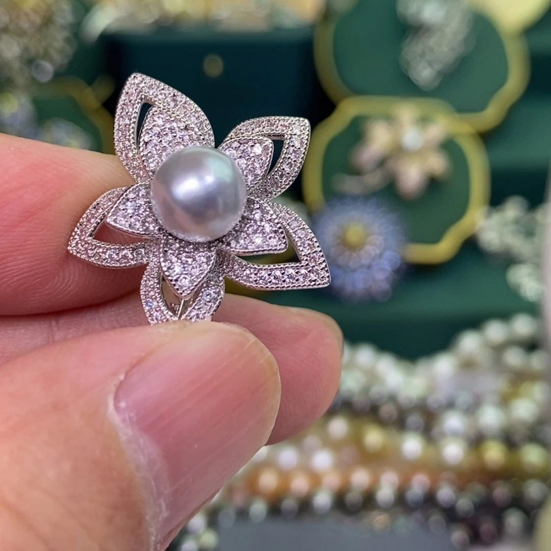 未镶嵌胸饰海水珍珠