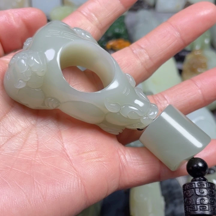 和田玉未镶嵌挂件