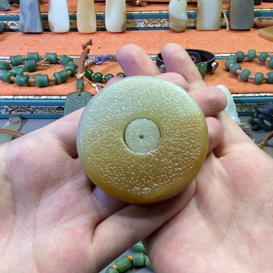 和田玉颈饰未镶嵌王*一