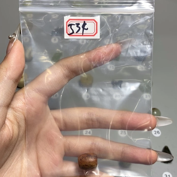 蛇纹石玉颈饰未镶嵌暴**妈