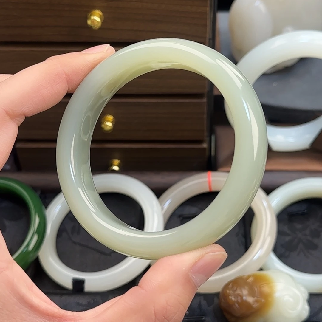 和田玉未镶嵌手镯新疆料