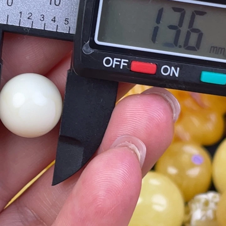 蜜蜡未镶嵌裸石151