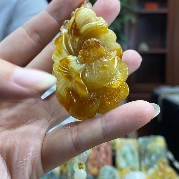 未镶嵌蛇纹石玉颈饰