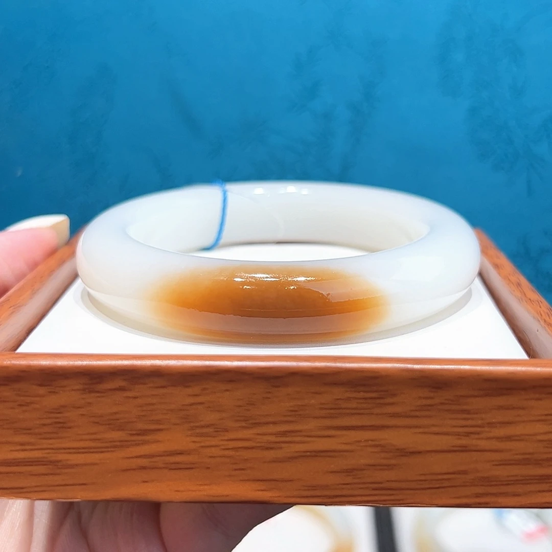 浮***9和田玉（糖玉）未镶嵌手镯