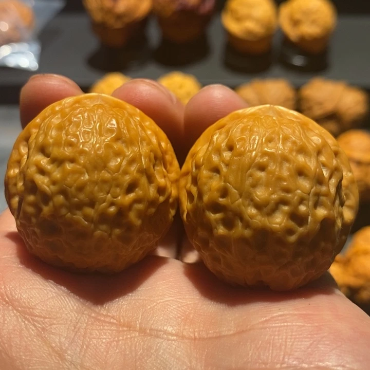 文玩核桃把件37尺龙珠