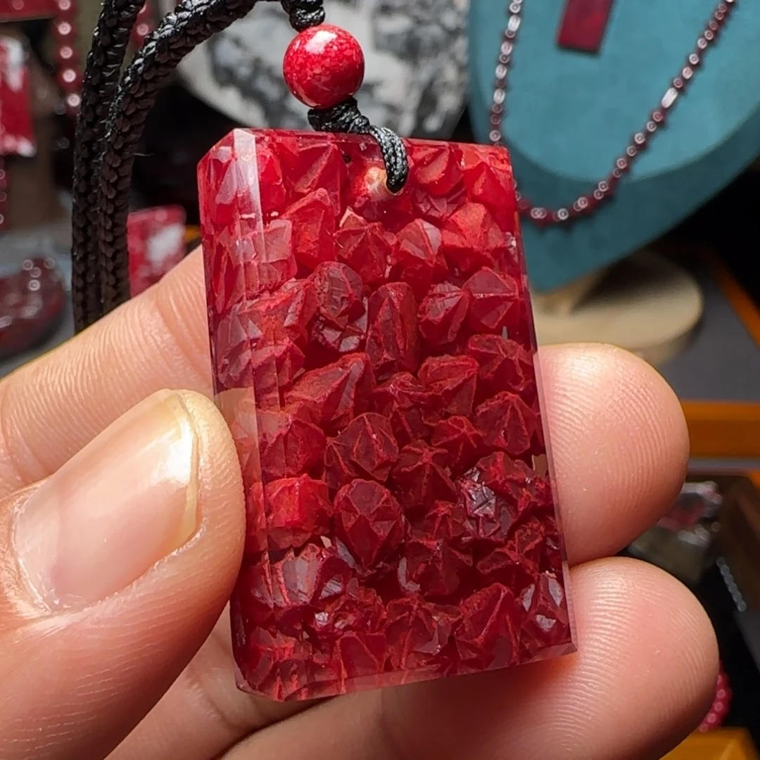 天然辰砂晶体无事牌