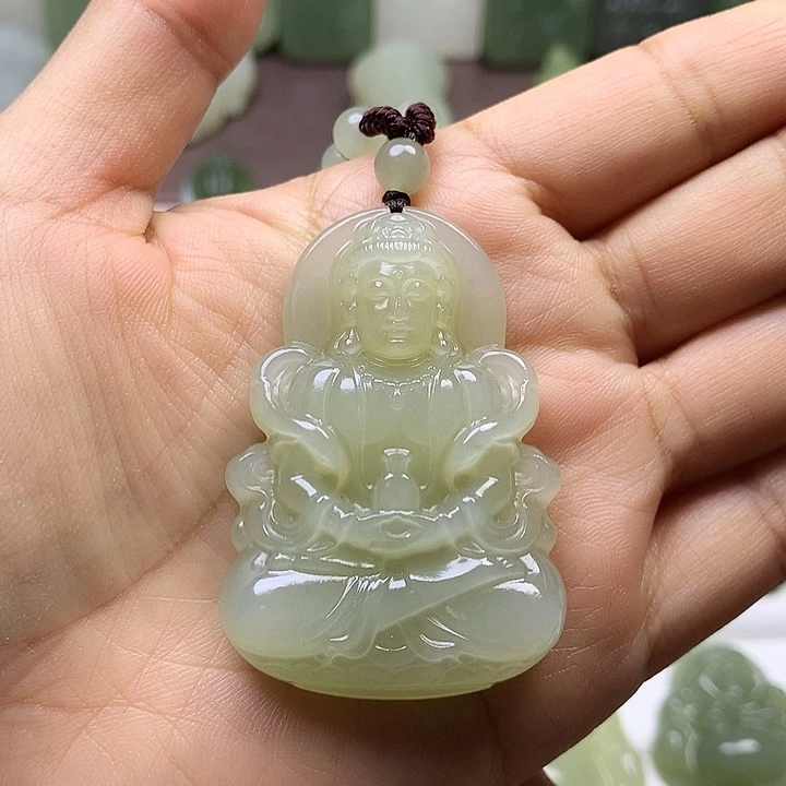 阑***珊和田玉未镶嵌颈饰