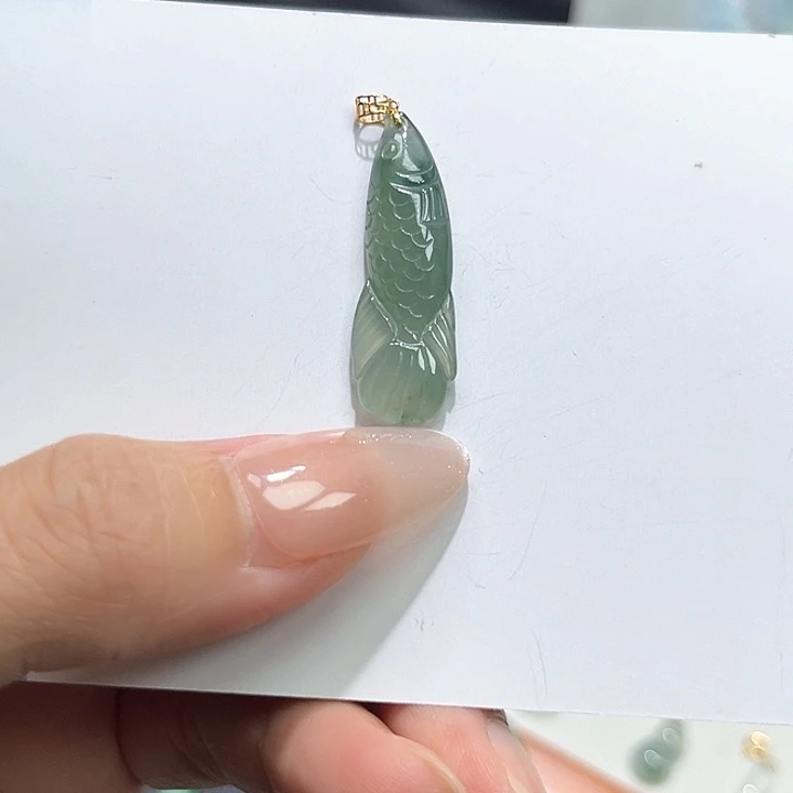 颈饰18K金镶嵌翡翠