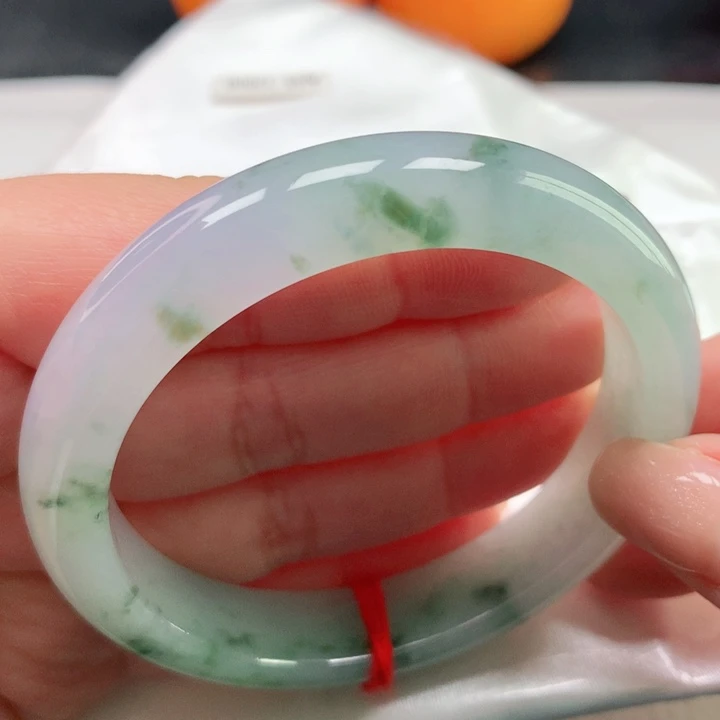 翡翠手镯未镶嵌冰飘花5556