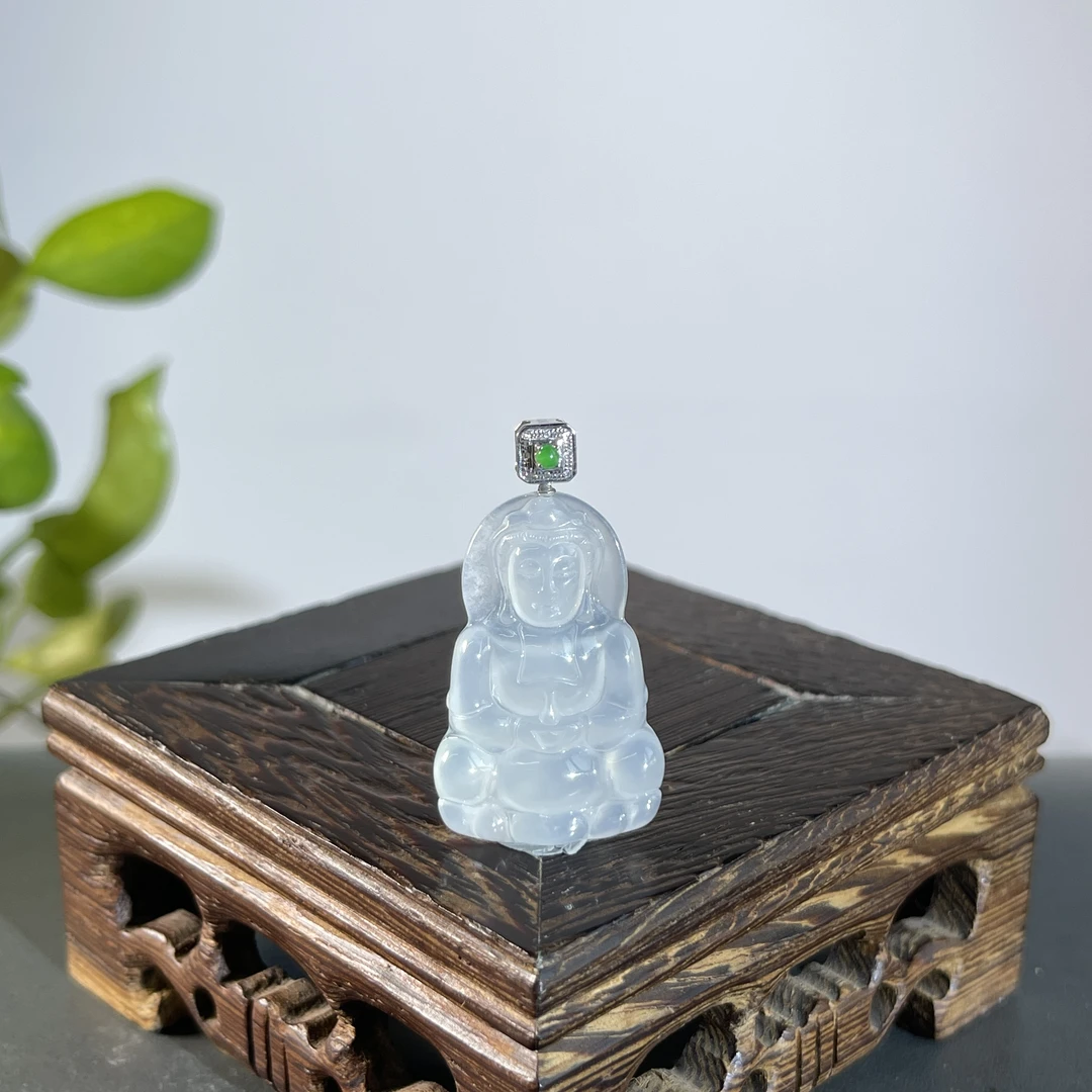 JYB04-141   天然翡翠缅甸A货 18K扣头正装观音