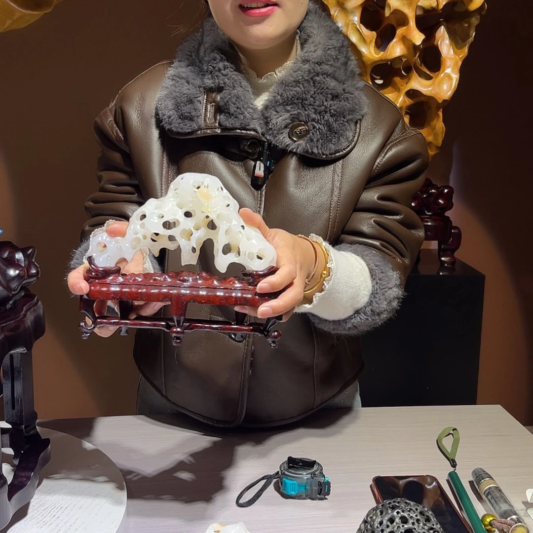 苍***木太湖石摆件，高18宽21