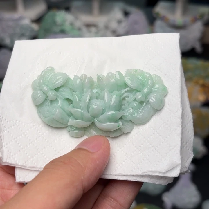 翡翠未镶嵌颈饰吊坠