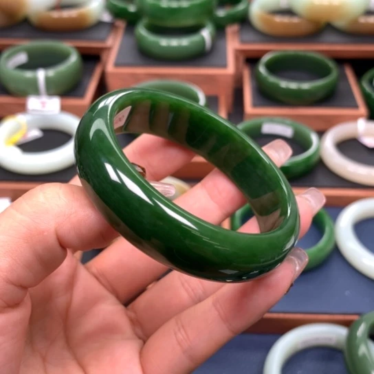 和田玉（碧玉）手镯未镶嵌黄***五