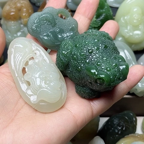 颈饰未镶嵌和田玉君*原