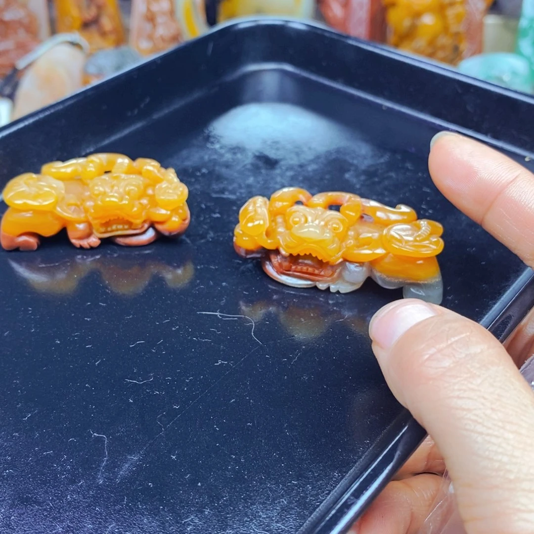 石英质玉（黄龙玉）未镶嵌颈饰