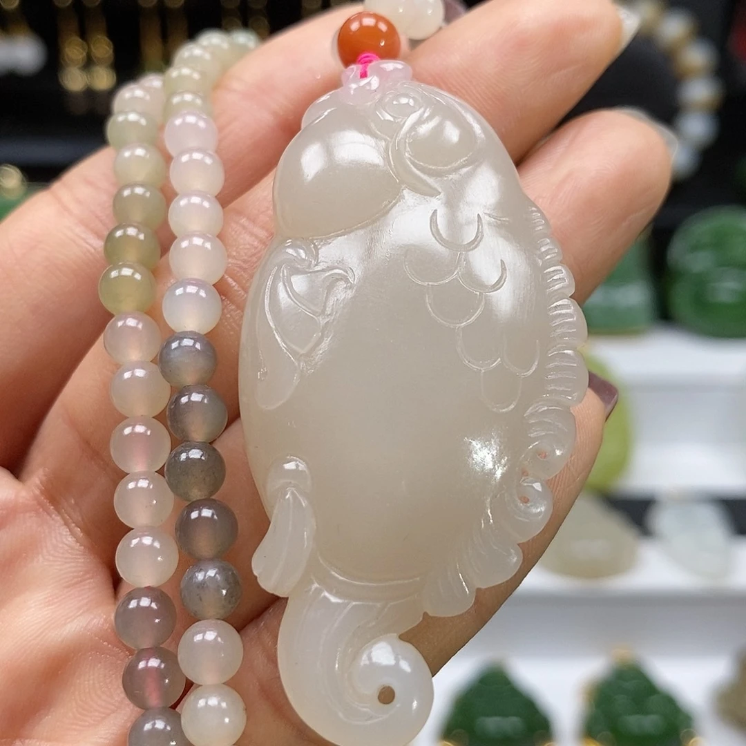 和田玉颈饰未镶嵌