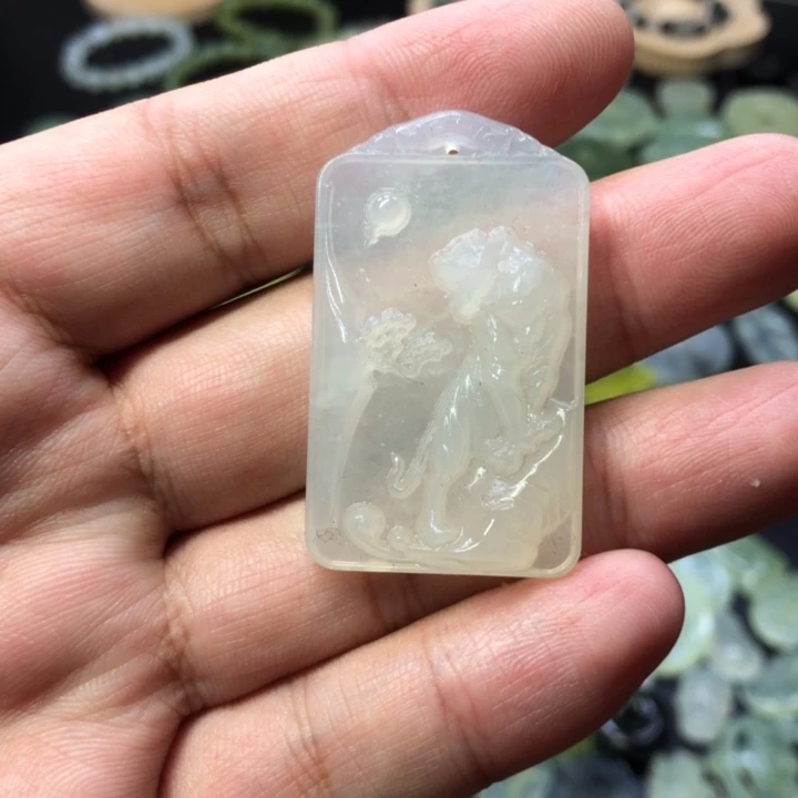 未镶嵌岫玉吊坠(赠链)