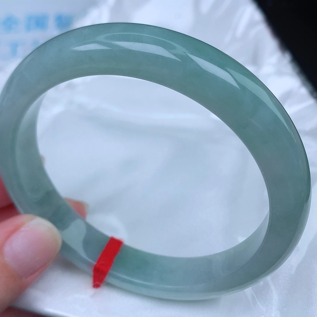 翡翠手镯未镶嵌搞***美天然