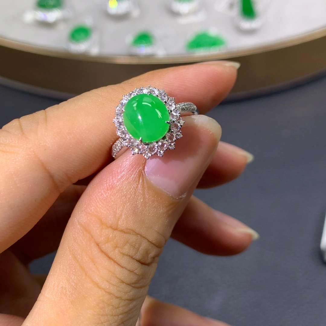 翡翠戒指18K金镶嵌翡翠