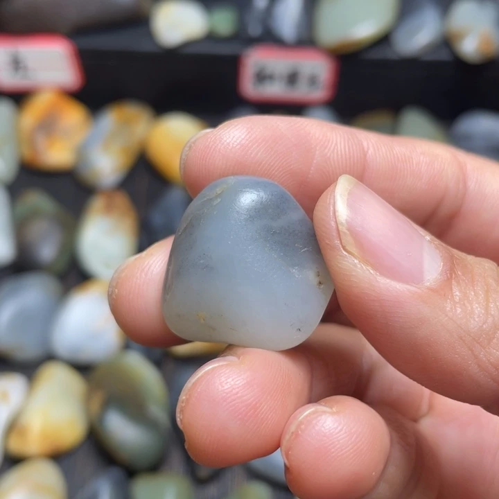 和田玉未镶嵌挂件100