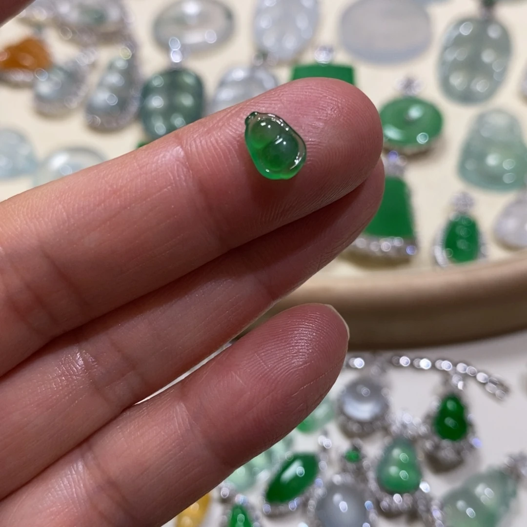 翡翠未镶嵌吊坠(不含链)葫芦