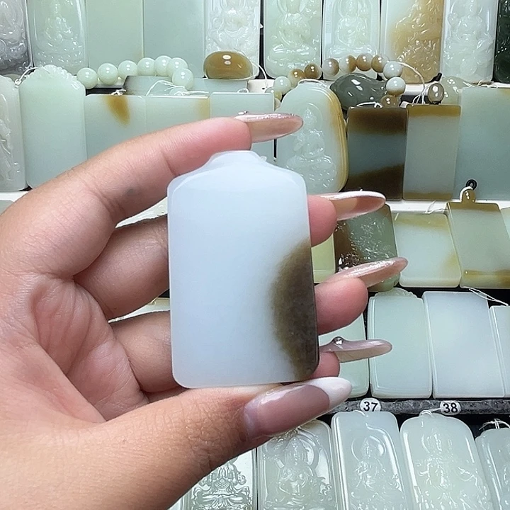 颈饰未镶嵌和田玉