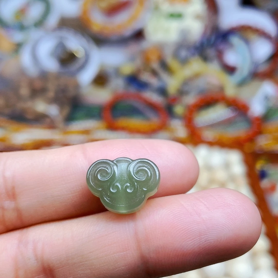 和田玉挂件未镶嵌订制