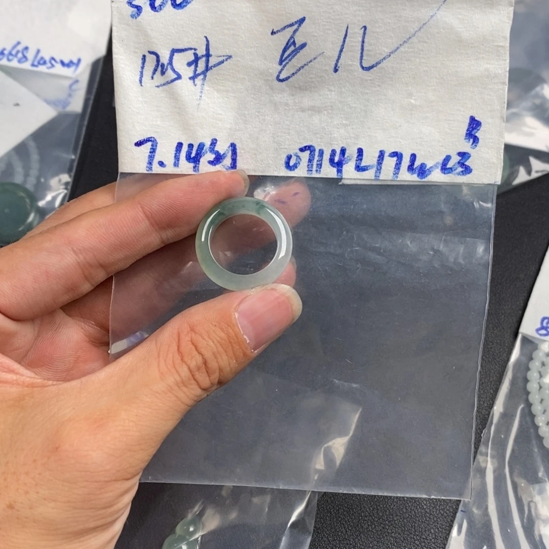 豆***儿未镶嵌定制翡翠缅甸翡翠