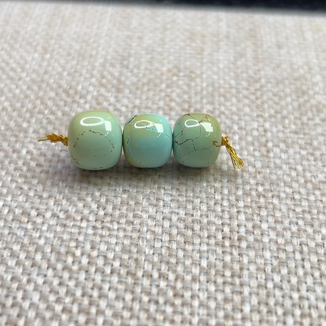 孙***责绿松石未镶嵌珠宝奇石9.6腰珠