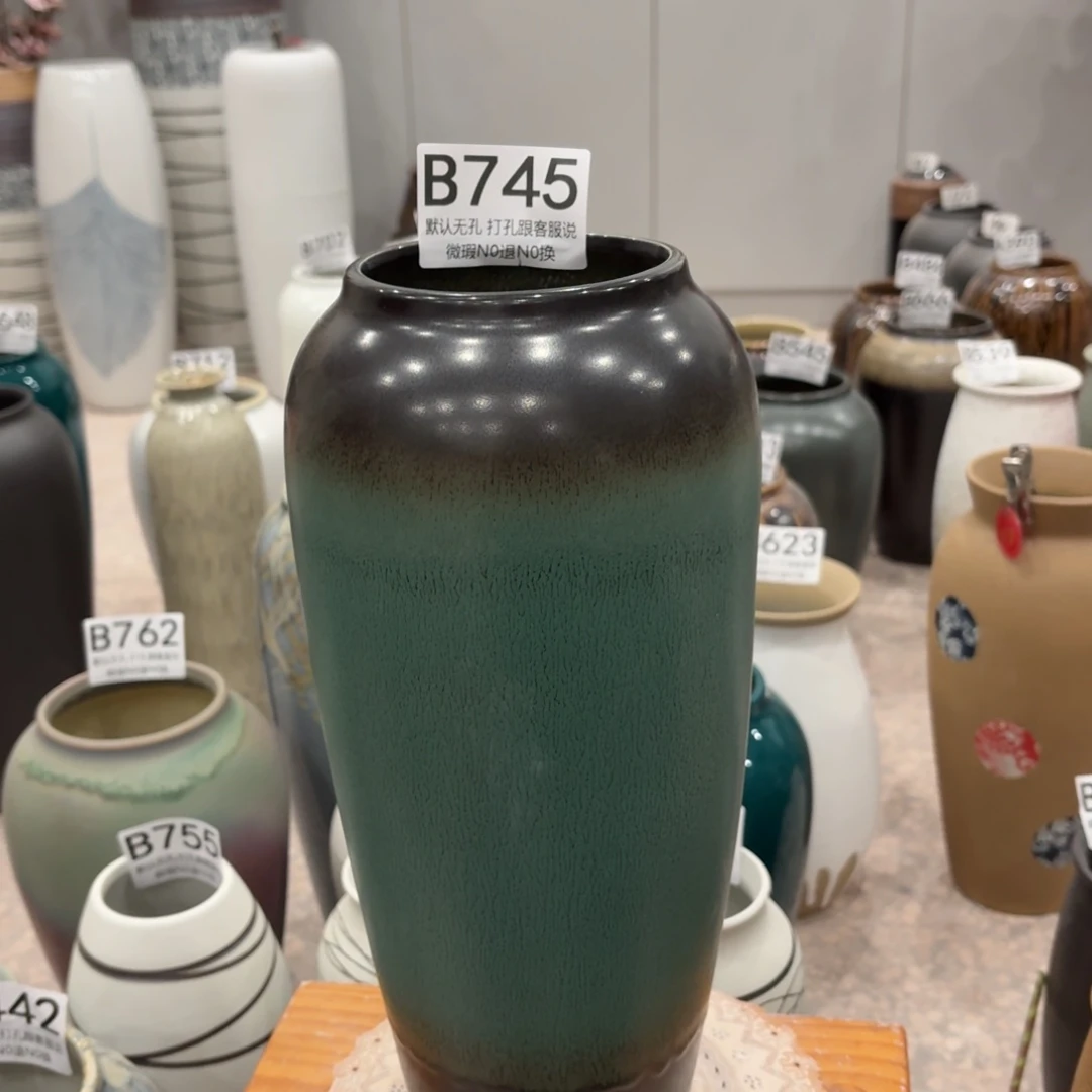 摆件瑕疵745 景德镇陶瓷花瓶高34口9
