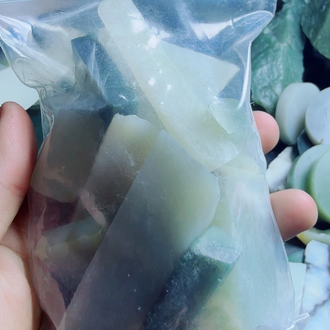 和田玉（糖玉）未镶嵌挂件