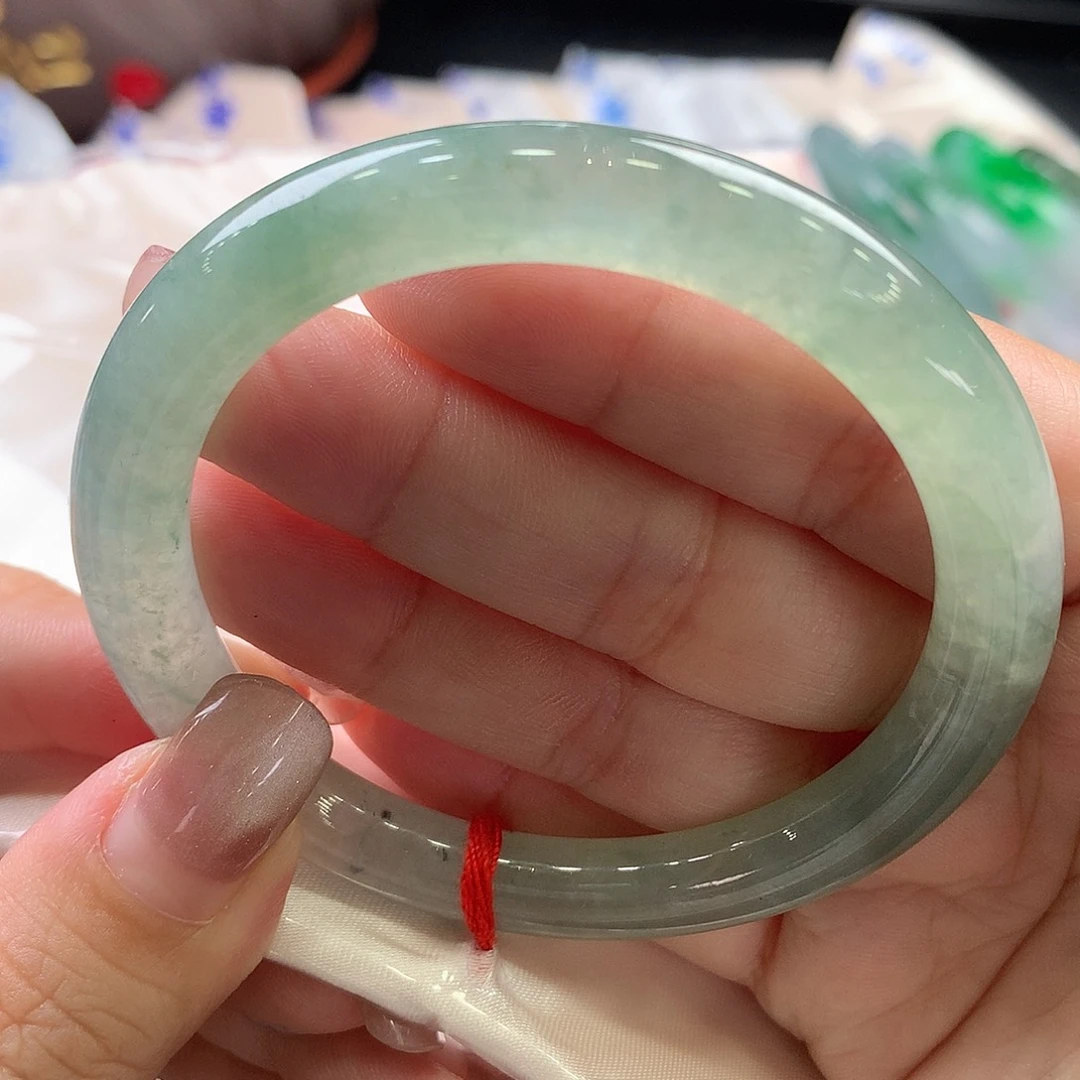 翡翠手镯未镶嵌53圆条