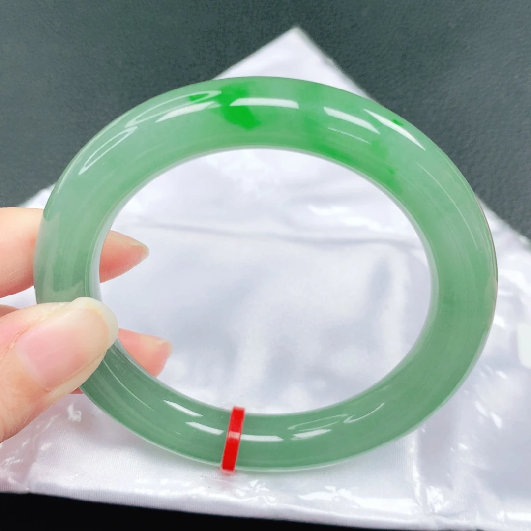 翡翠未镶嵌手镯56圈