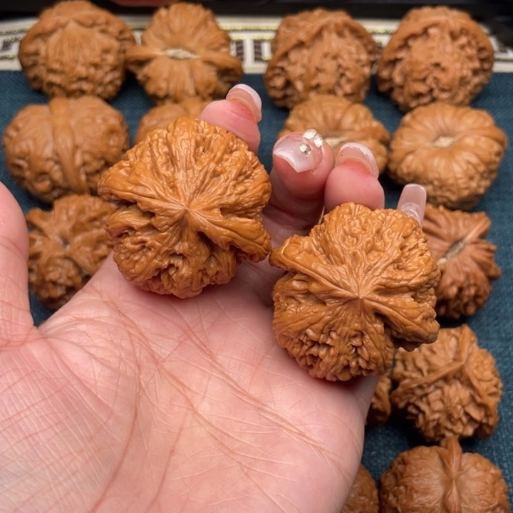 把件文玩核桃43全品红皮粗筋。