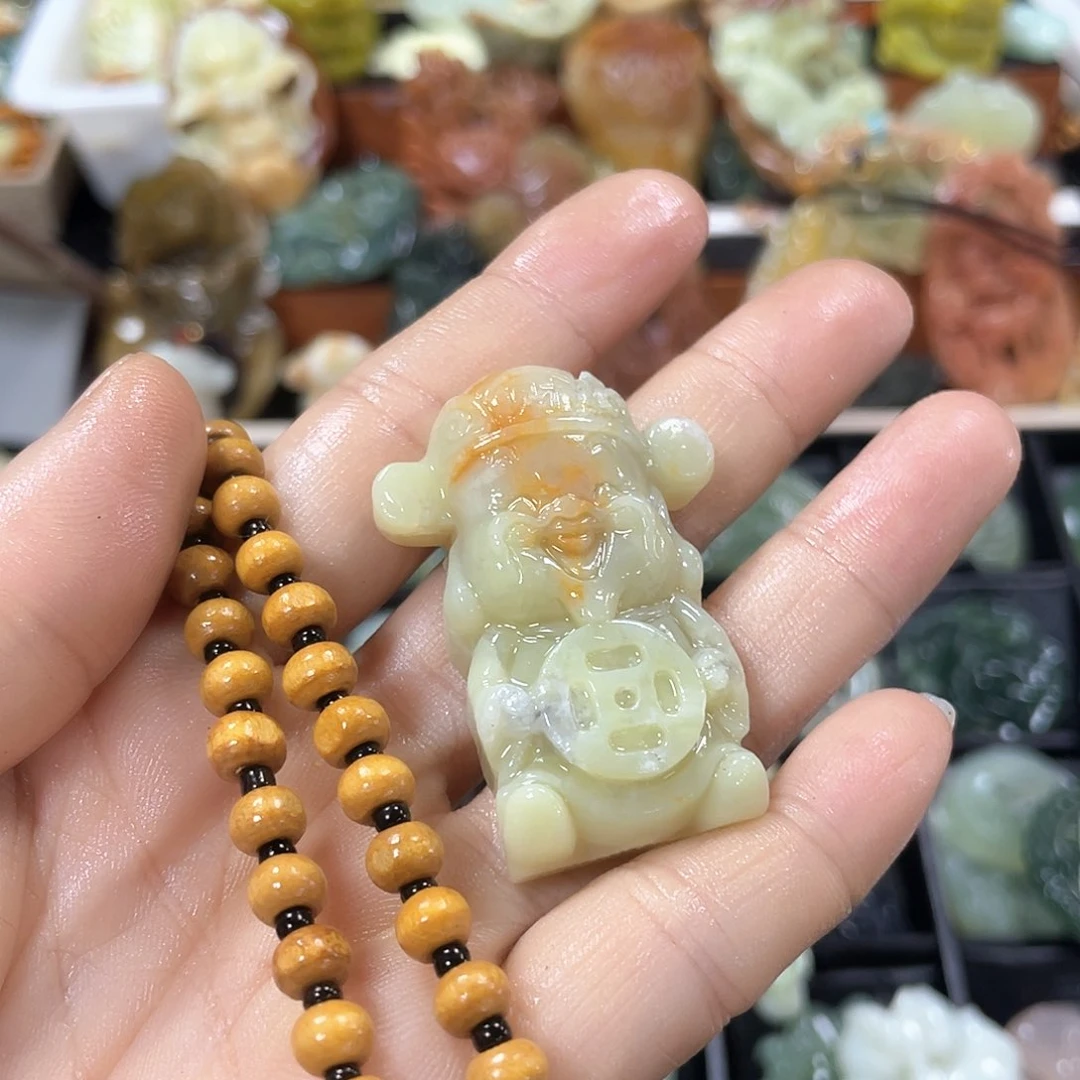 蛇纹石玉颈饰未镶嵌