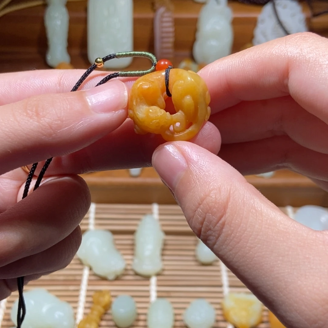 颈饰未镶嵌和田玉