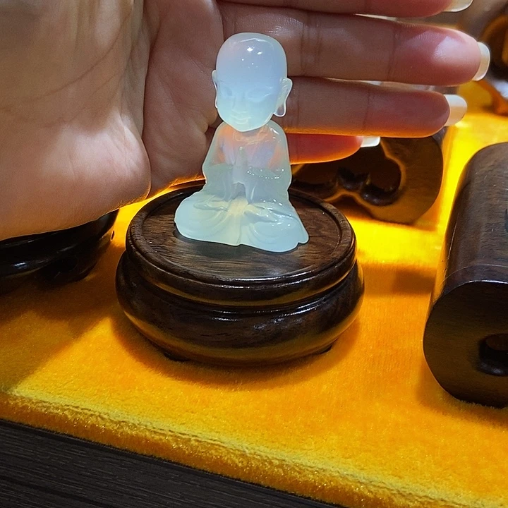 笃***行岫玉合金珠宝奇石