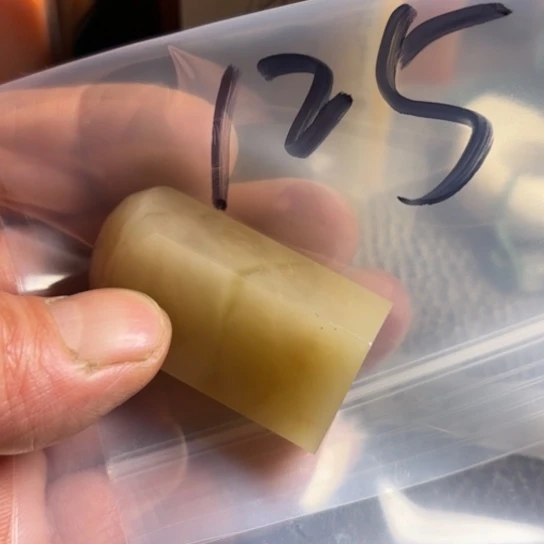 老挝石老挝晶莹剔透