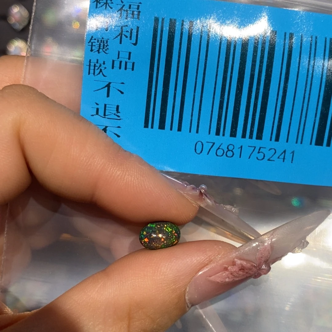 栗****欧泊银S925镶嵌戒指